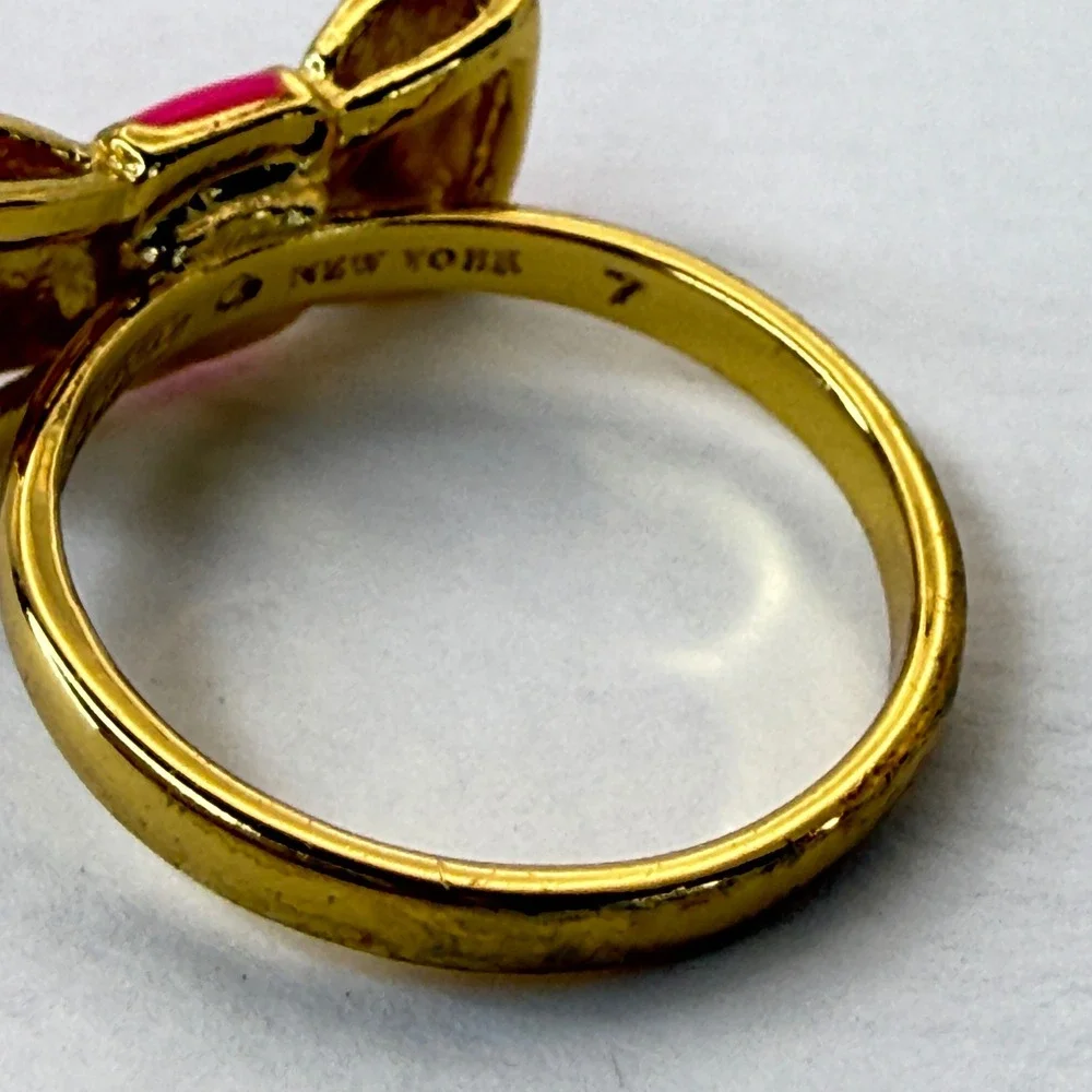 Kate Spade New York Hot Pink Enamel Bow Gold Tone Ring Size 7 WBRU5152